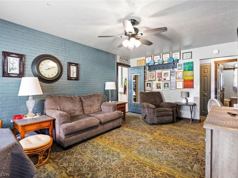 8585-8587 Manchester Avenue NW, Canal Fulton, OH 44614 Photo 7