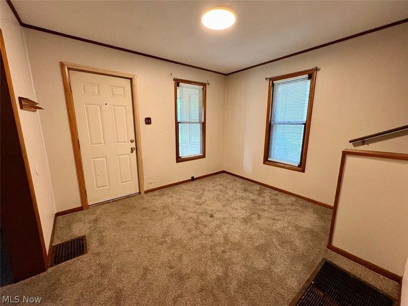 391 E Voris Street , Akron, OH 44311 Photo 2