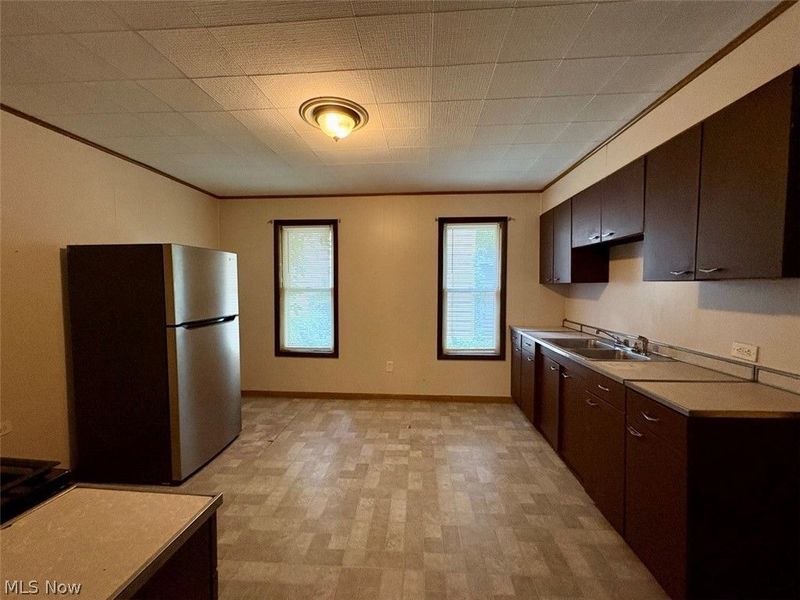 391 E Voris Street , Akron, OH 44311 Photo 6