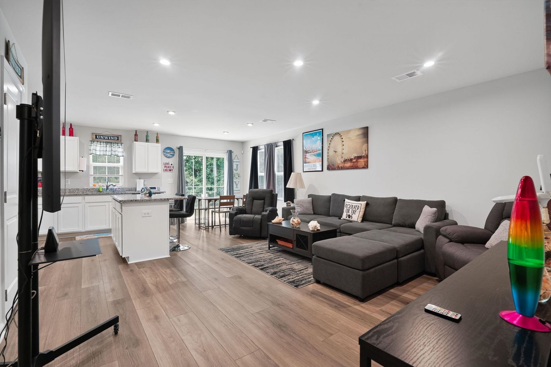 150 Villa Grande St.  Photo 4