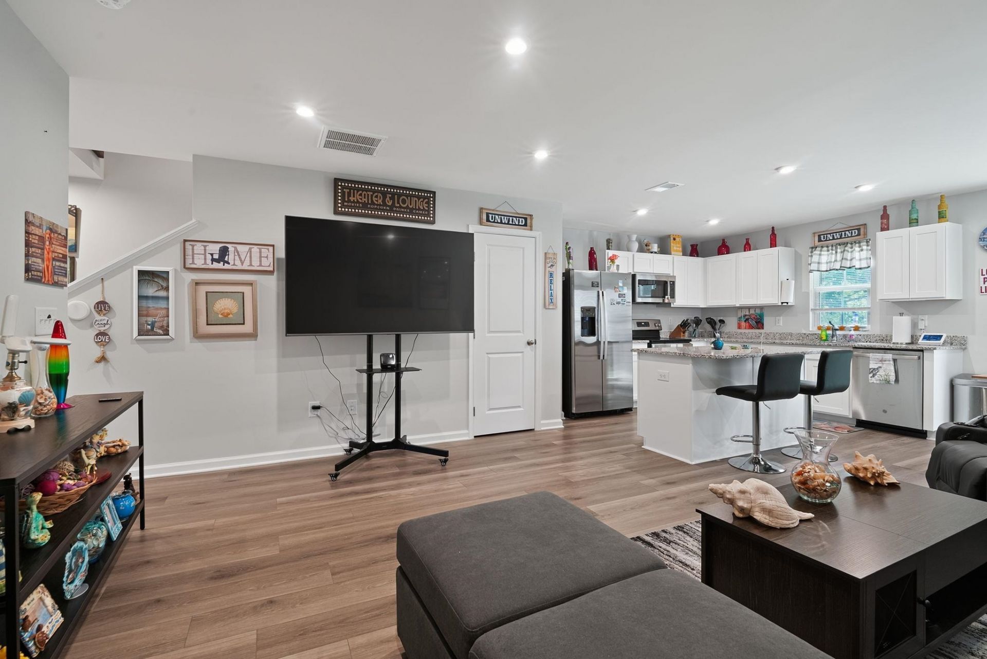 150 Villa Grande St.  Photo 5