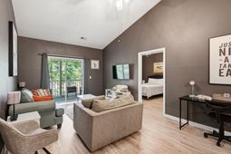 1302 River Oaks Dr.  photo 4