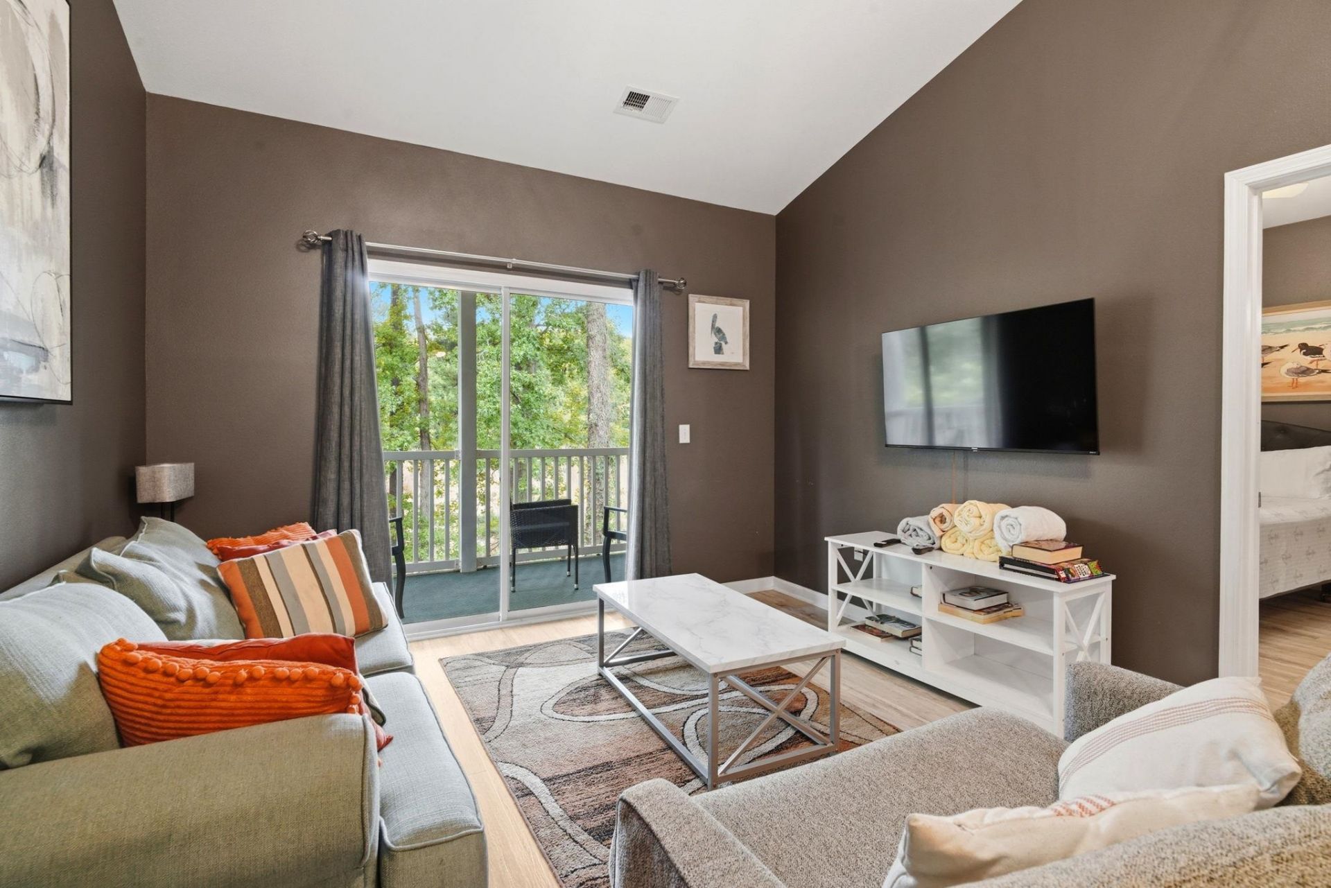 1302 River Oaks Dr.  Photo 6