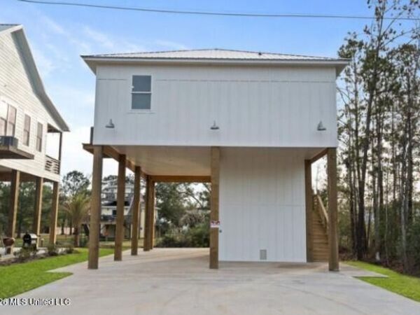 4065 Blue Jay Street, Bay Saint Louis, MS 39520