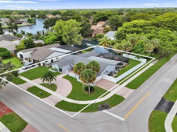 1221 NW 78th Ave, Plantation, FL 33322