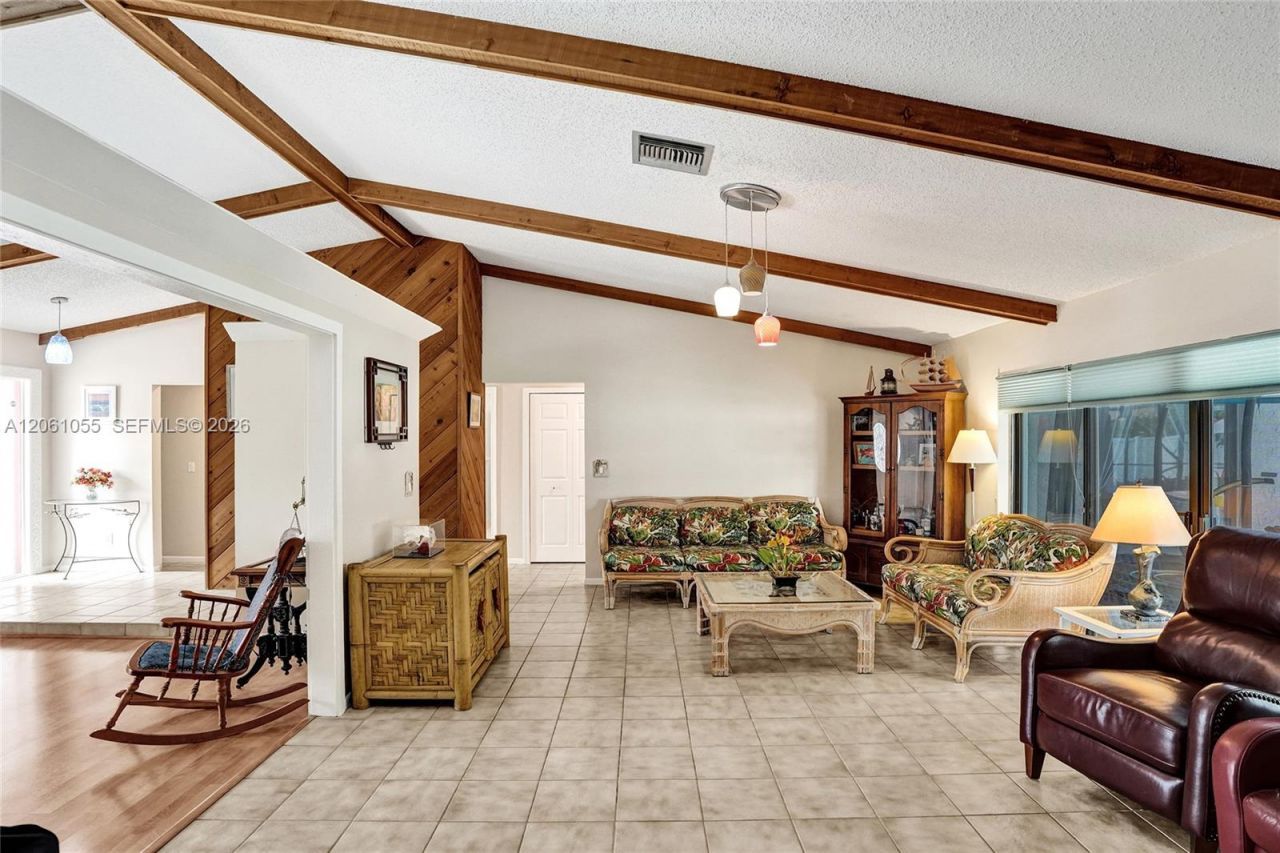 1221 NW 78th Ave, Plantation, FL 33322 Photo