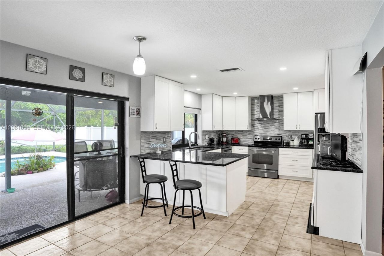 1221 NW 78th Ave, Plantation, FL 33322 Photo