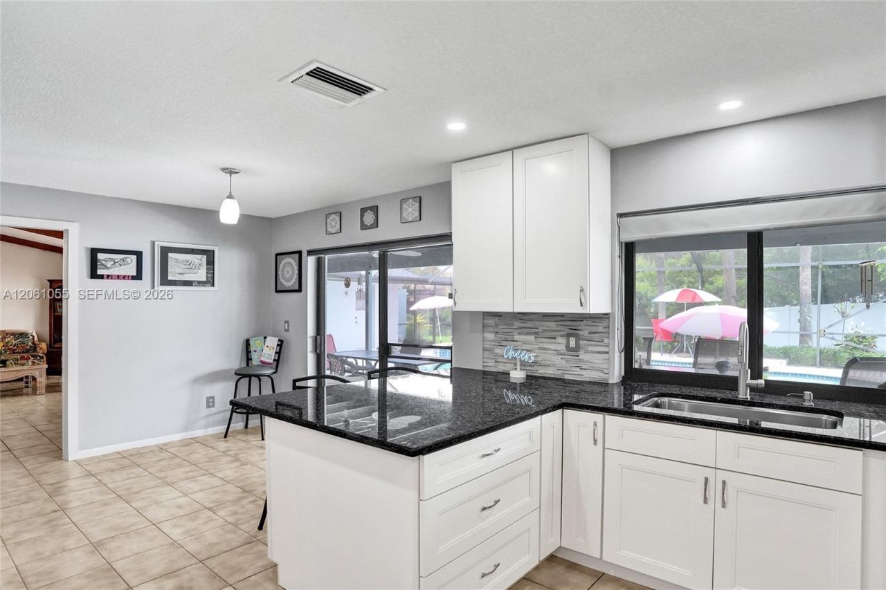 1221 NW 78th Ave, Plantation, FL 33322 Photo