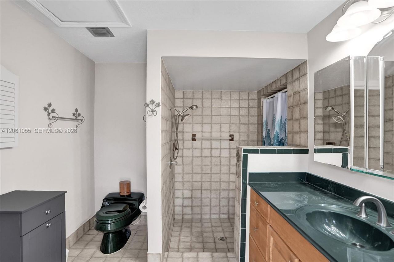 1221 NW 78th Ave, Plantation, FL 33322 Photo