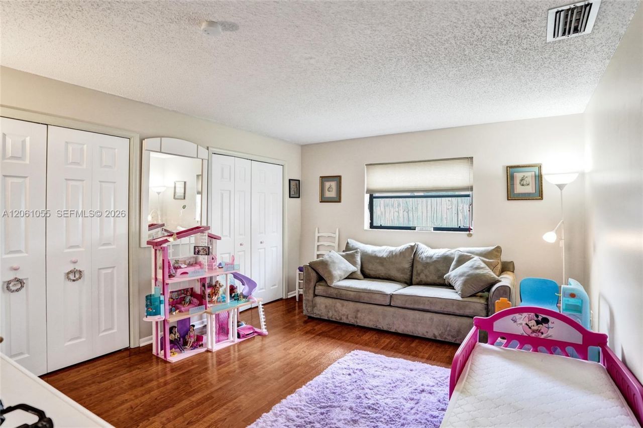 1221 NW 78th Ave, Plantation, FL 33322 Photo