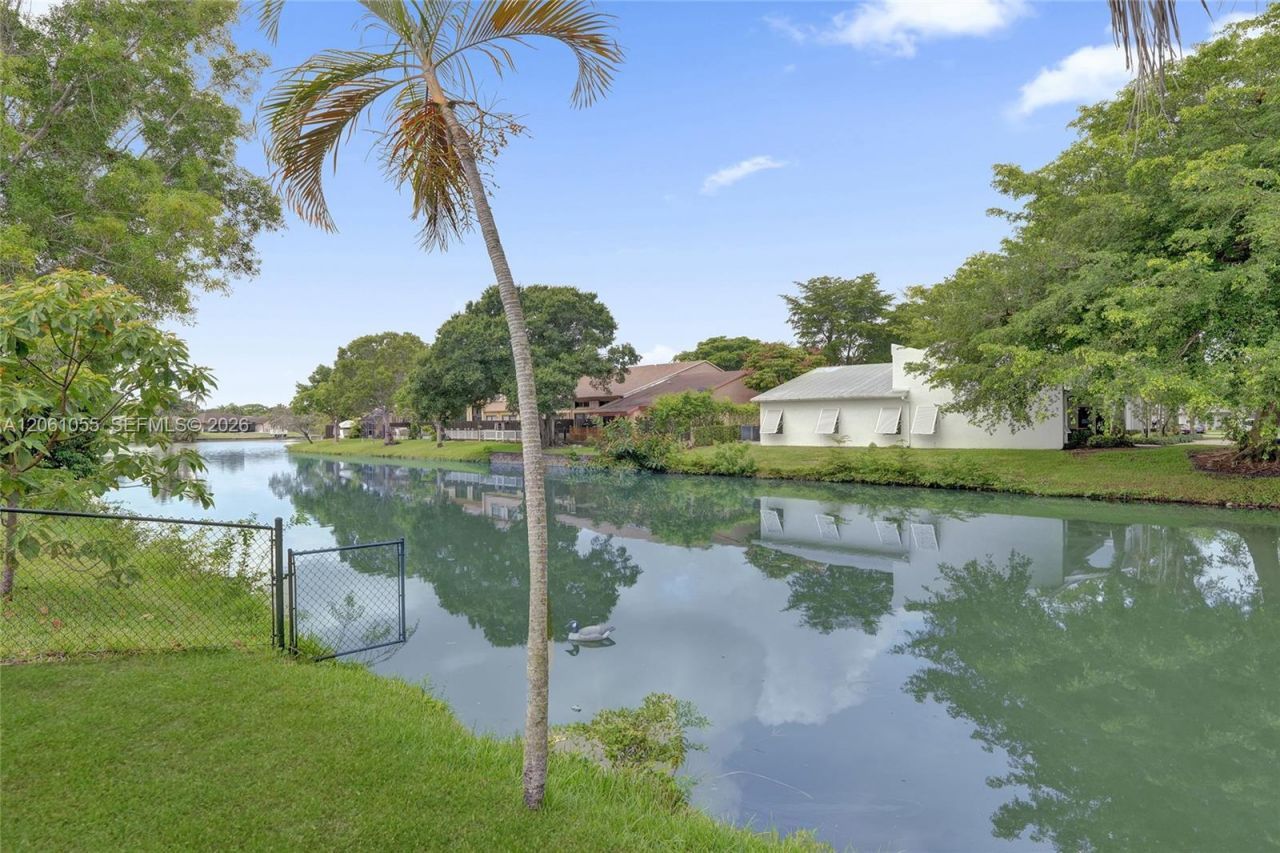 1221 NW 78th Ave, Plantation, FL 33322 Photo
