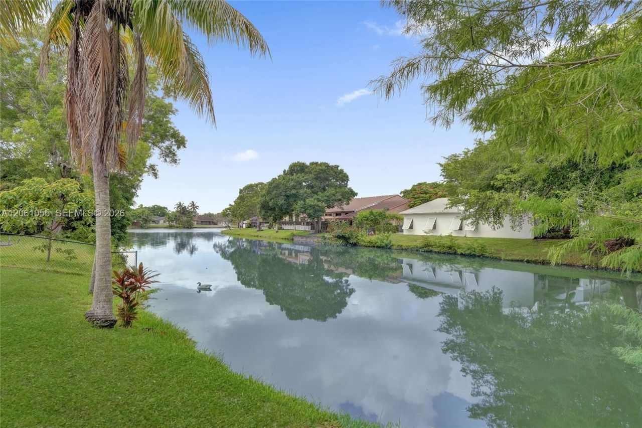 1221 NW 78th Ave, Plantation, FL 33322 Photo