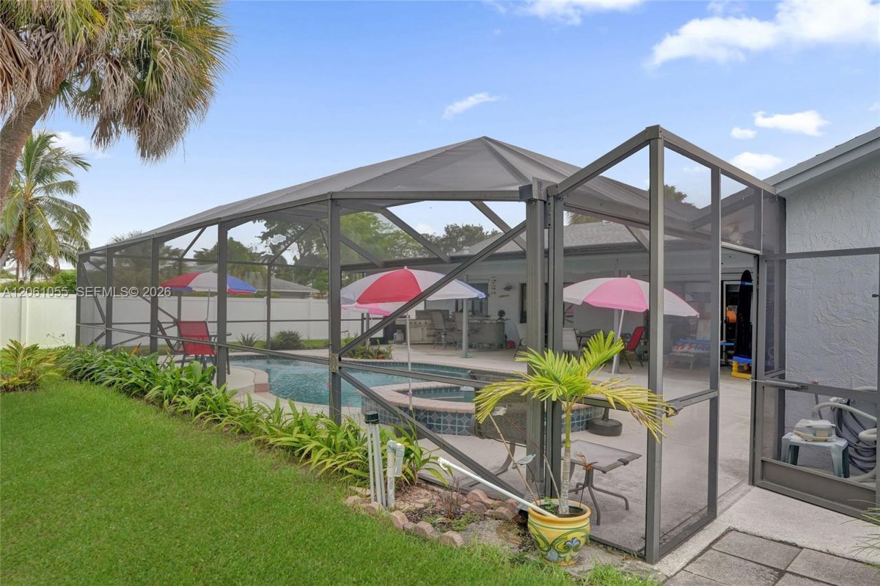 1221 NW 78th Ave, Plantation, FL 33322 Photo