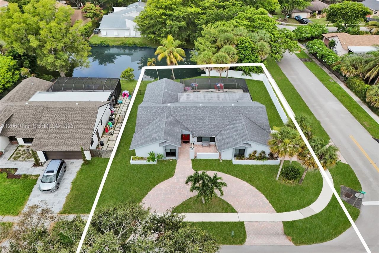 1221 NW 78th Ave, Plantation, FL 33322 Photo