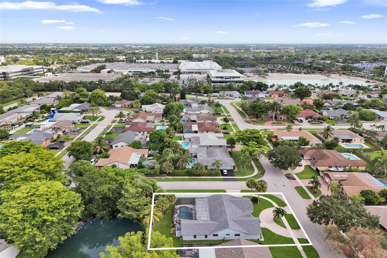 1221 NW 78th Ave, Plantation, FL 33322 Photo