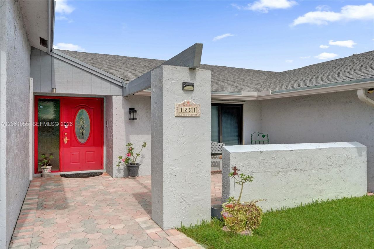 1221 NW 78th Ave, Plantation, FL 33322 Photo