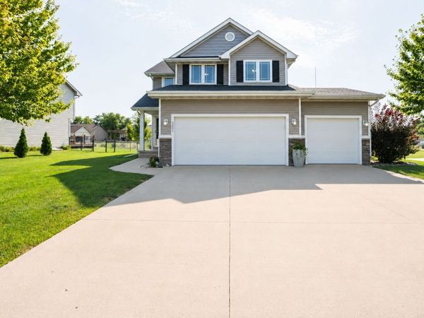 3001 SE Cobblestone Drive, Grimes, IA 50111