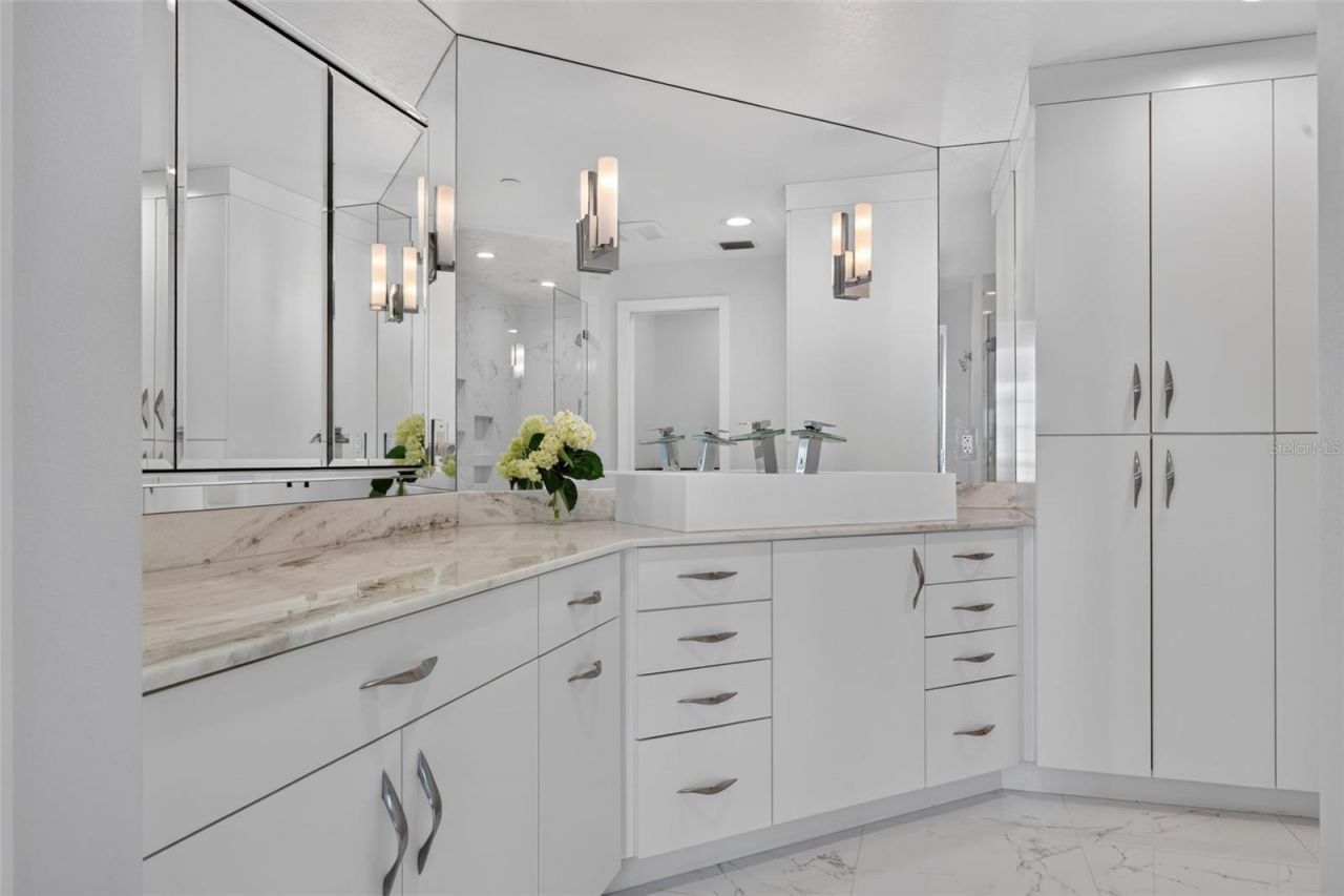 1280 Dolphin Bay Way, Unit 402, Sarasota, FL 34242 Photo
