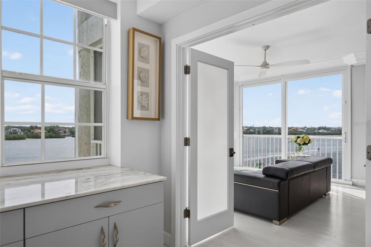 1280 Dolphin Bay Way, Unit 402, Sarasota, FL 34242 Photo