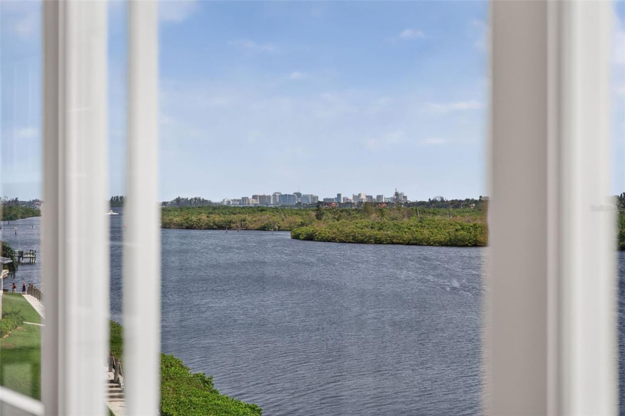 1280 Dolphin Bay Way, Unit 402, Sarasota, FL 34242 Photo