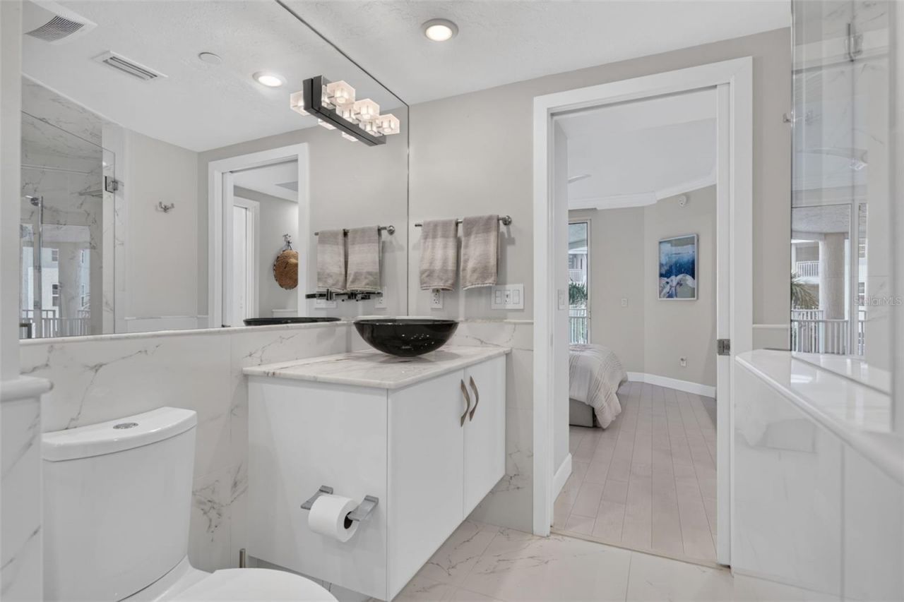 1280 Dolphin Bay Way, Unit 402, Sarasota, FL 34242 Photo