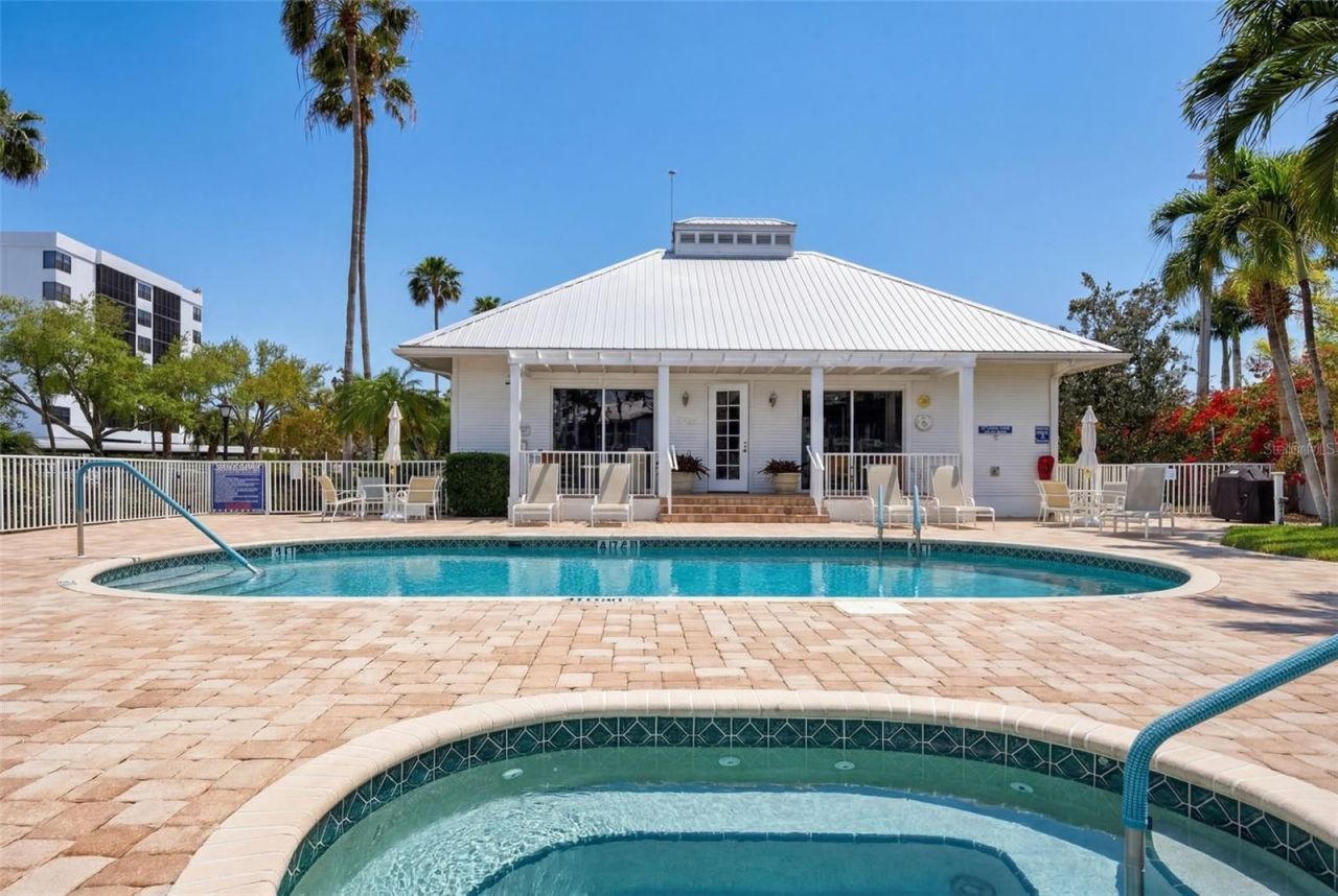 1280 Dolphin Bay Way, Unit 402, Sarasota, FL 34242 Photo