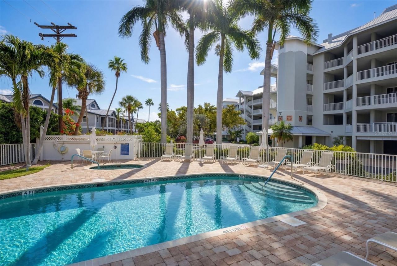 1280 Dolphin Bay Way, Unit 402, Sarasota, FL 34242 Photo