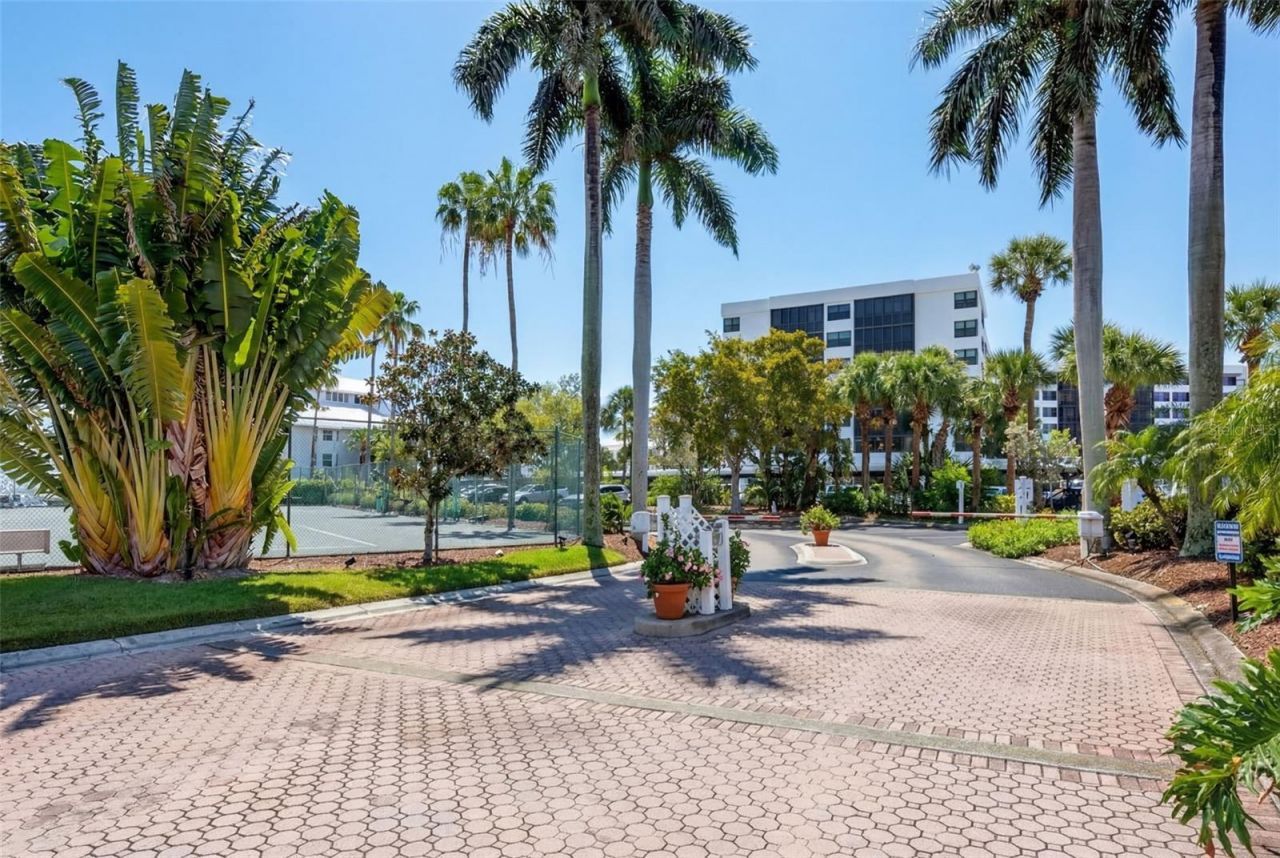 1280 Dolphin Bay Way, Unit 402, Sarasota, FL 34242 Photo