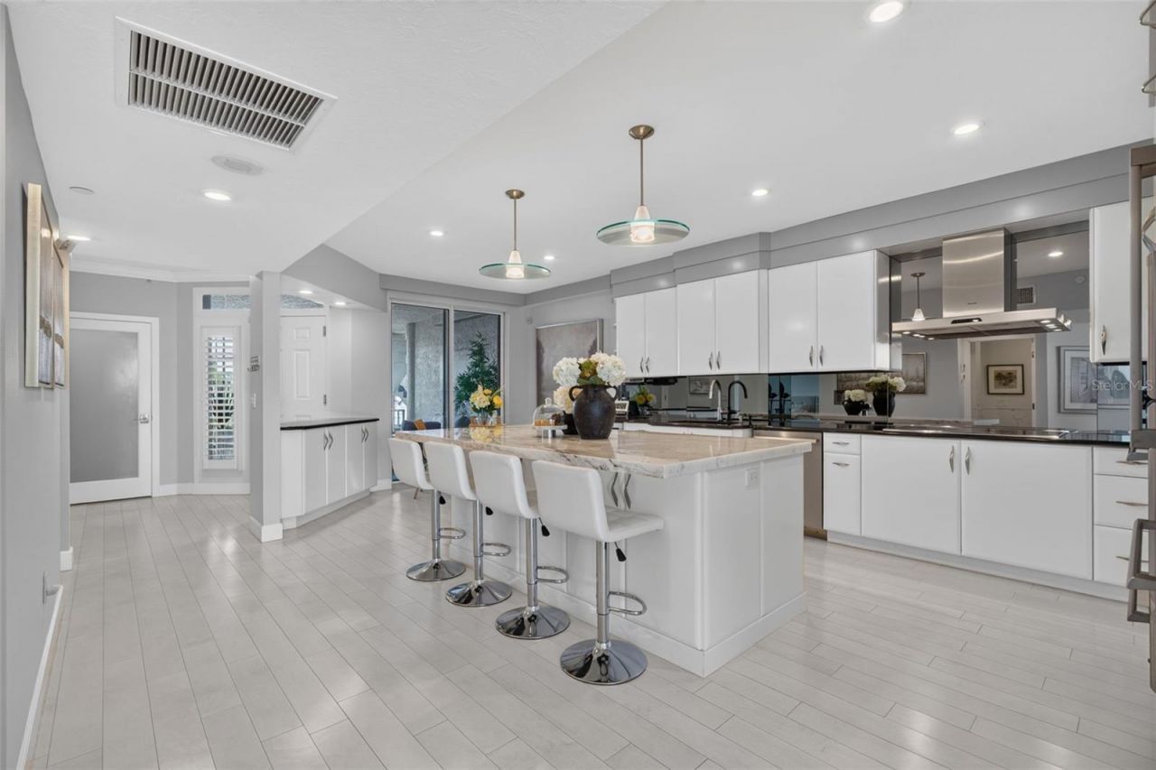 1280 Dolphin Bay Way, Unit 402, Sarasota, FL 34242 Photo