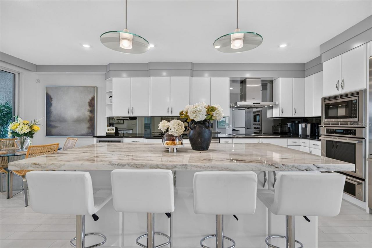 1280 Dolphin Bay Way, Unit 402, Sarasota, FL 34242 Photo