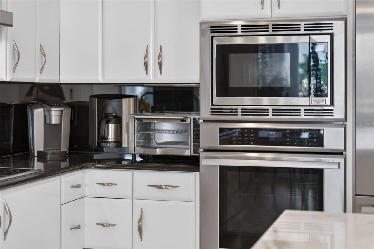 1280 Dolphin Bay Way, Unit 402, Sarasota, FL 34242 Photo