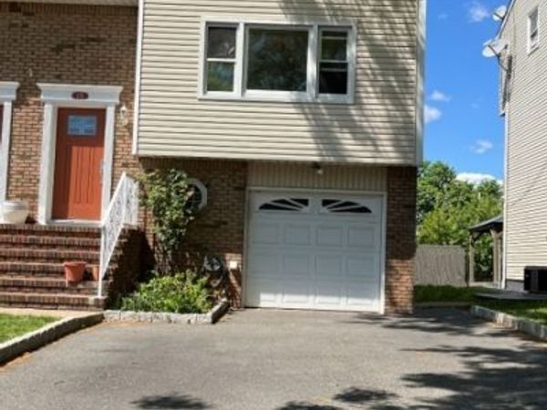17 Garden Dr, Elmwood Park, NJ 07407