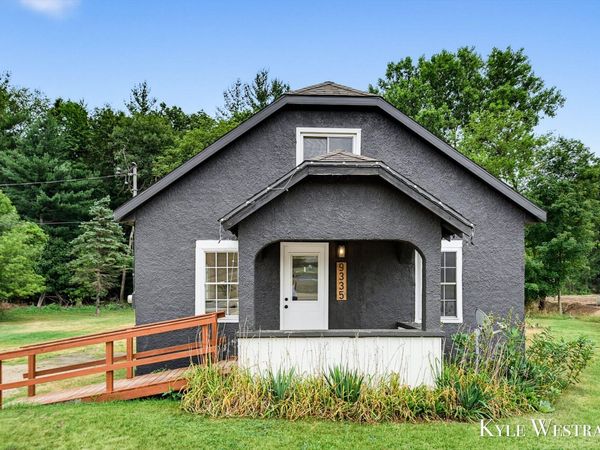 9335 SW Greenville Road, Greenville, MI 48838