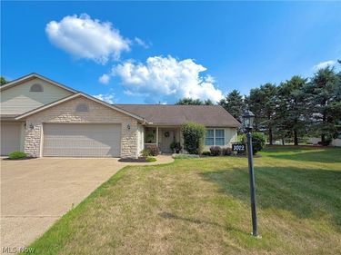 1012 Meadow Drive NW, Strasburg, OH 44680