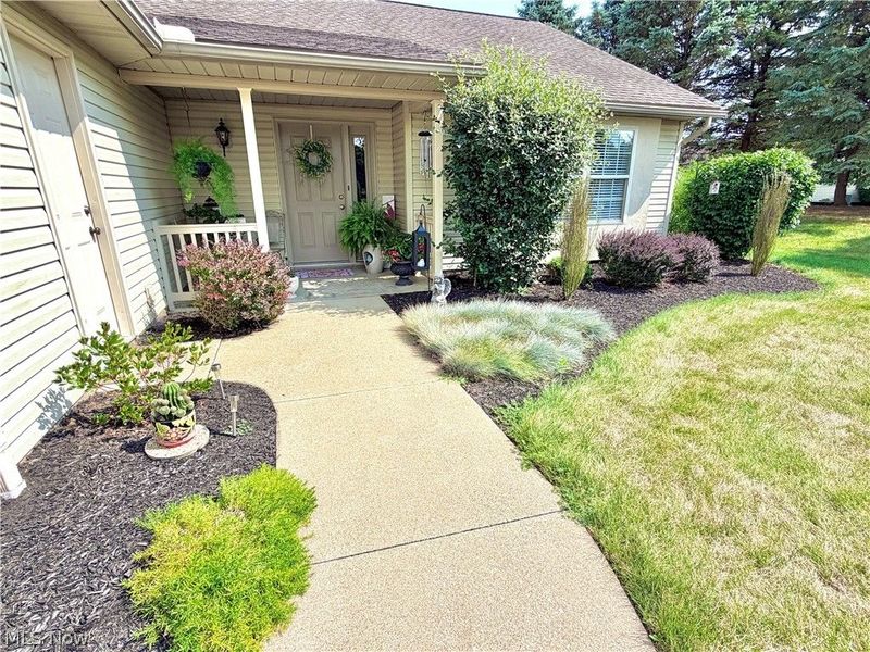 1012 Meadow Drive NW, Strasburg, OH 44680 Photo 2