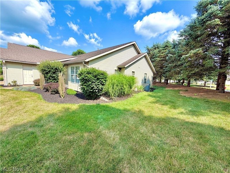 1012 Meadow Drive NW, Strasburg, OH 44680 Photo 4