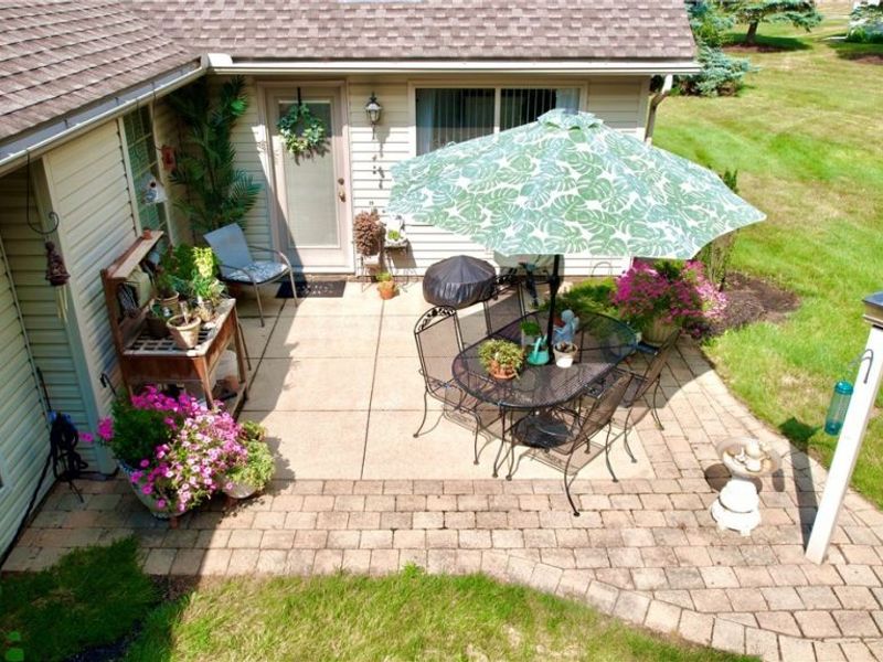 1012 Meadow Drive NW, Strasburg, OH 44680 Photo 9