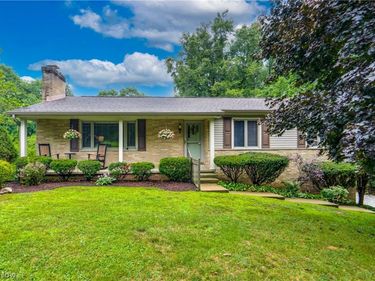 1204 Taplin Avenue, New Franklin, OH 44319