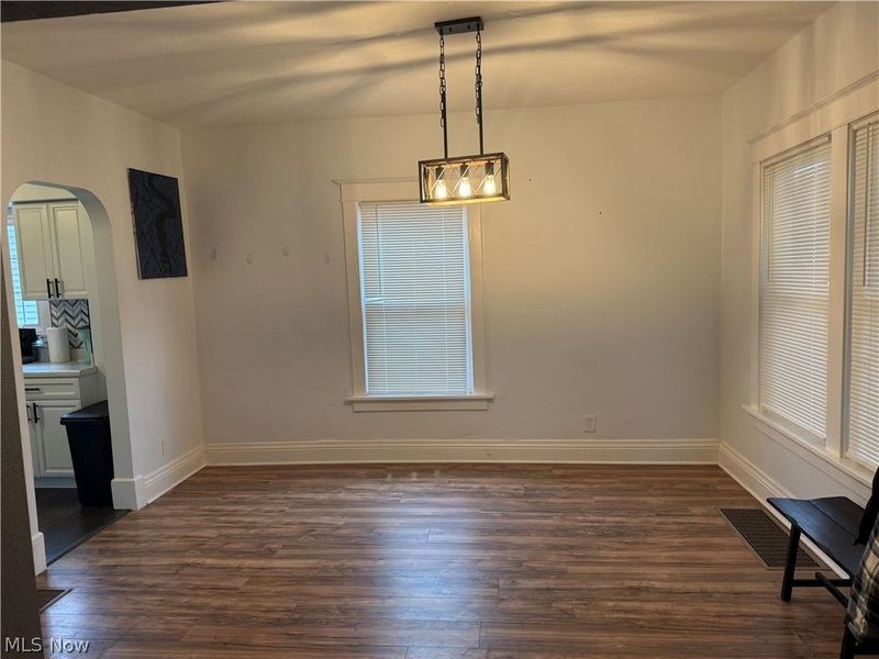 675 Oxford Avenue , Akron, OH 44310 Photo 5
