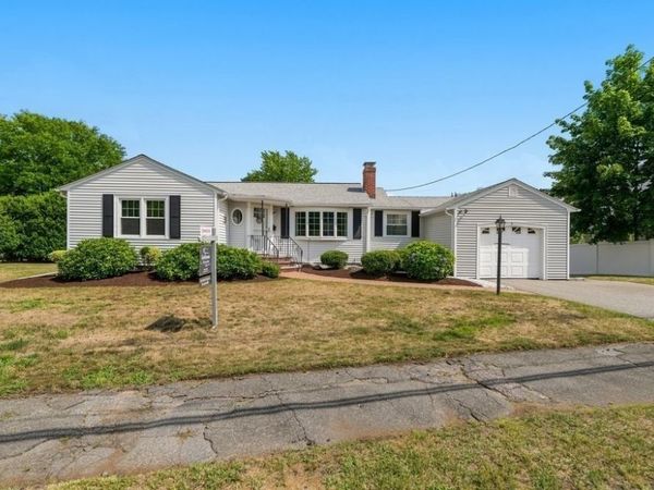 4 Abbott Rd, Waltham, MA 02452