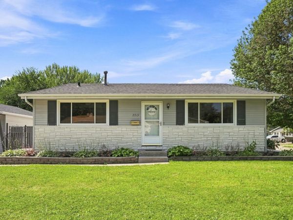 2219 W 36th Street , Davenport, IA 52806