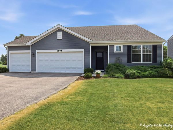1806 Doolin Avenue , McHenry, IL 60050
