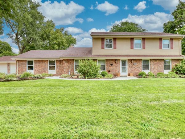 8246 Firwood Ln, Greendale, WI 53129