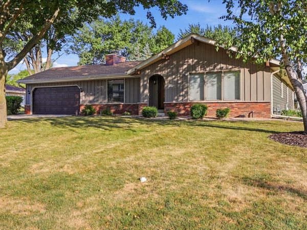 W160S7251 Daisy Dr, Muskego, WI 53150