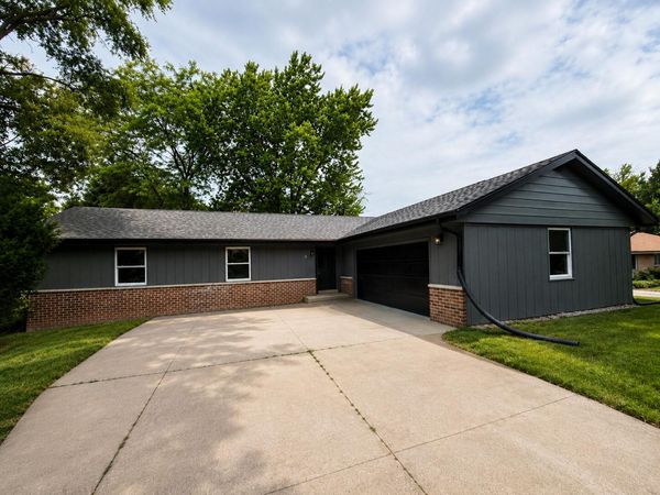 7245 S 35th St, Franklin, WI 53132