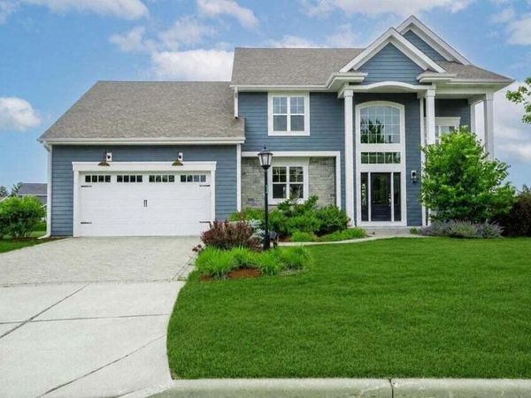 3122 Mendota Ct, Summit, WI 53066