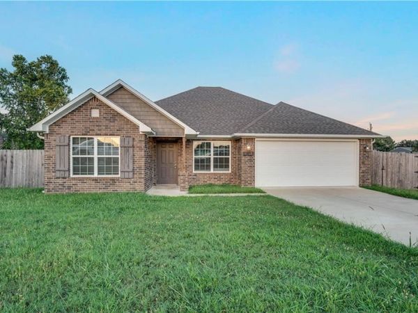 2208 Carson Circle , Gentry, AR 72734