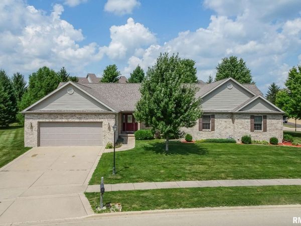 1835 KINGSBURY Road, Washington, IL 61761