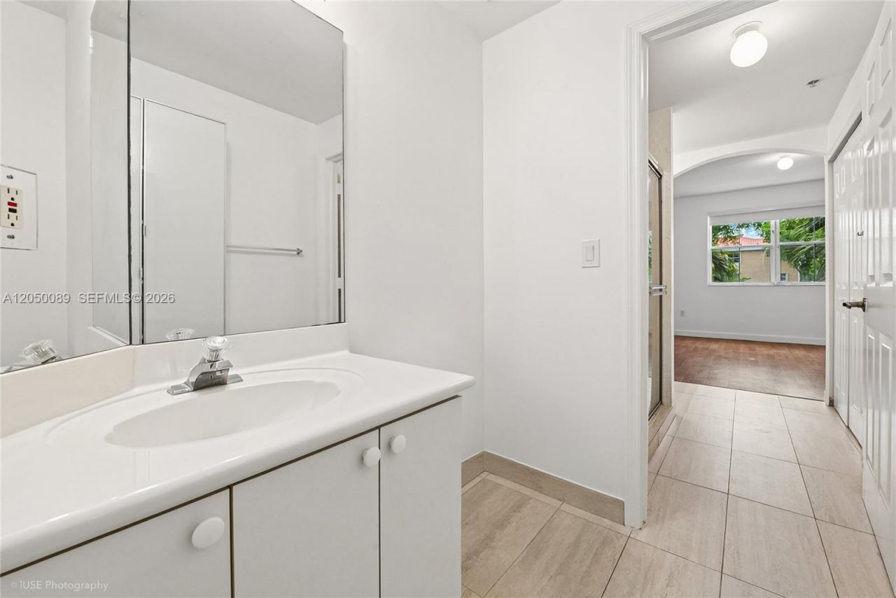 6700 NW 114th Ave , Unit 923, Doral, FL 33178 Photo