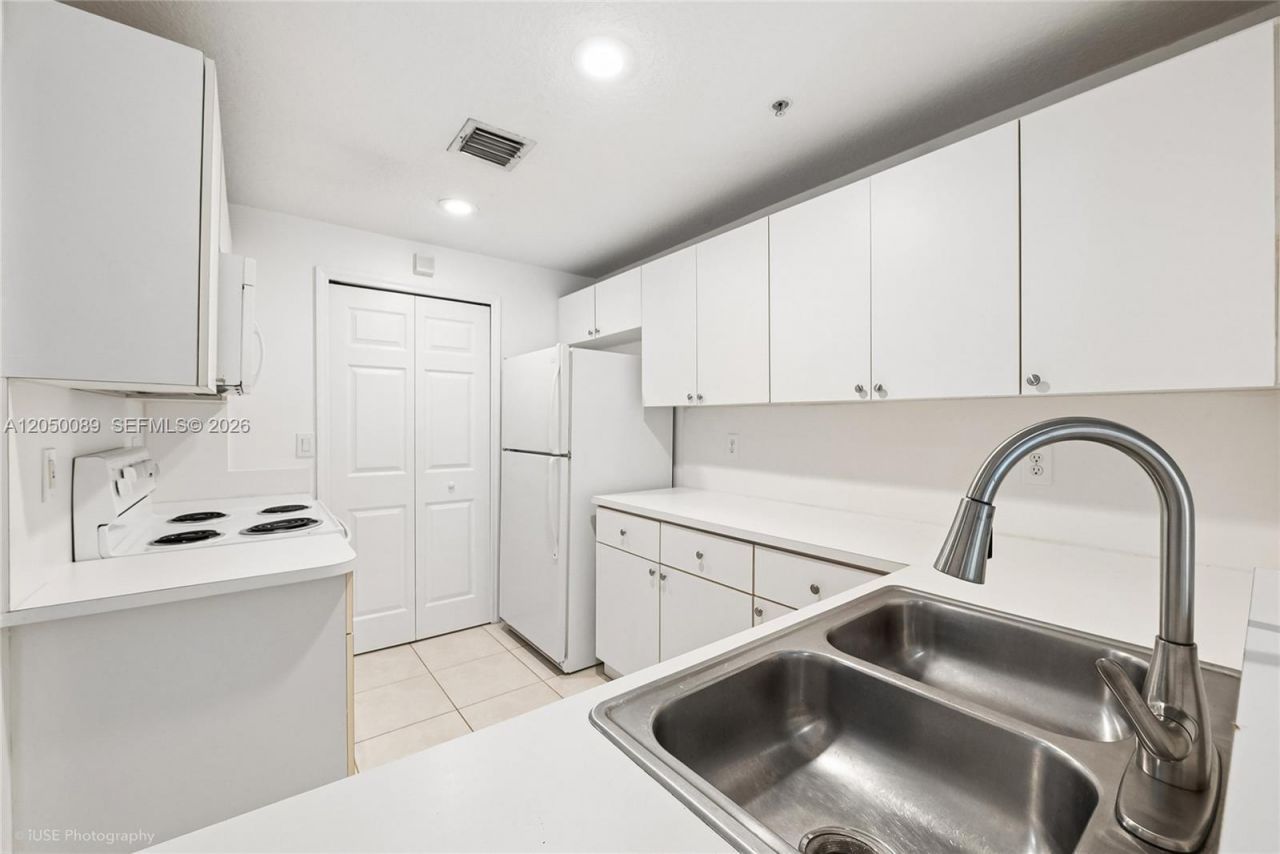 6700 NW 114th Ave , Unit 923, Doral, FL 33178 Photo